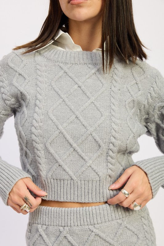 CABLE KNIT CROPPED SWEATER