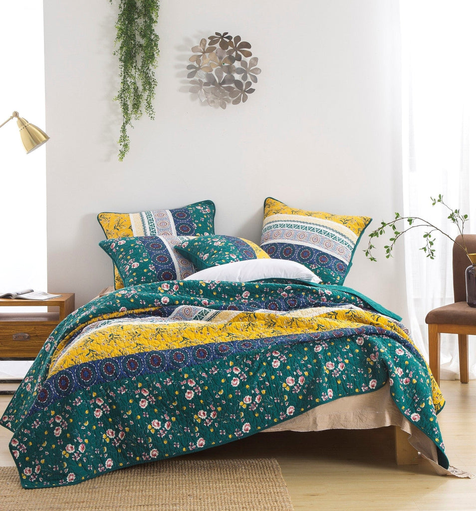 DaDa Bedding Bohemian Patchwork Bed of Wild Flowers Floral Gardenia