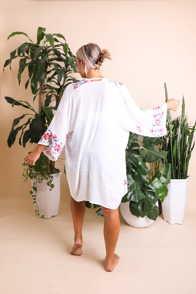 Lightweight Anemone Kimono – Floral Elegance for Any Occasion