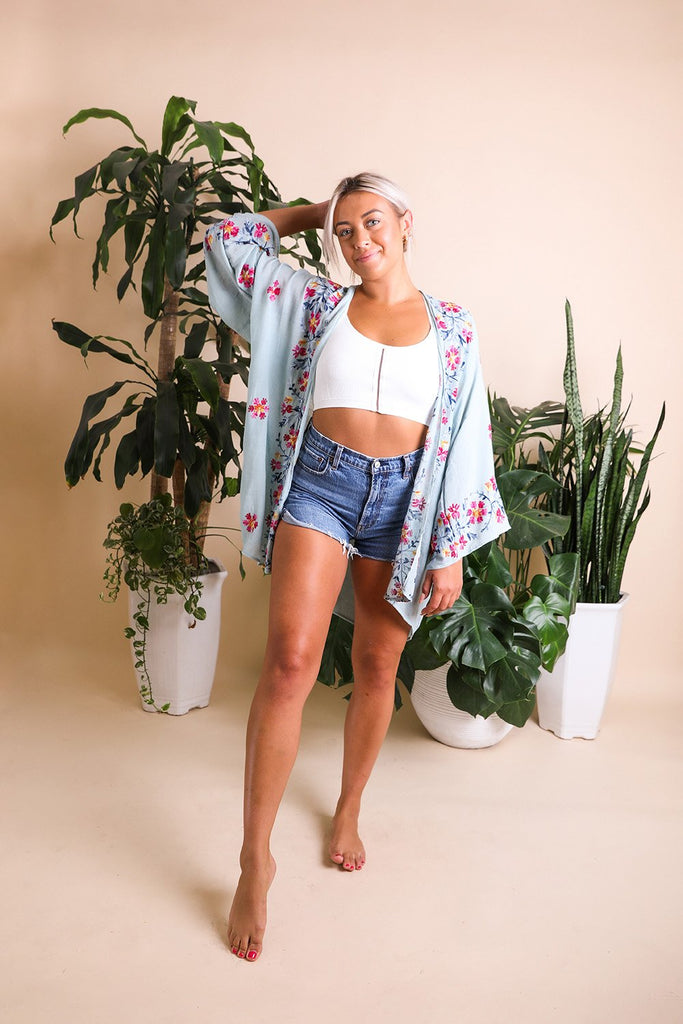 Lightweight Anemone Kimono – Floral Elegance for Any Occasion