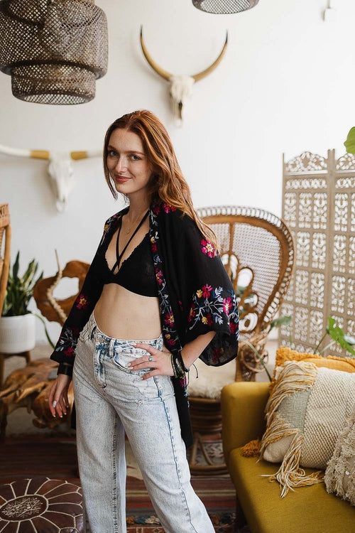 Lightweight Anemone Kimono – Floral Elegance for Any Occasion