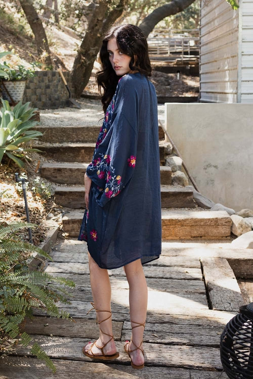 Lightweight Anemone Kimono – Floral Elegance for Any Occasion